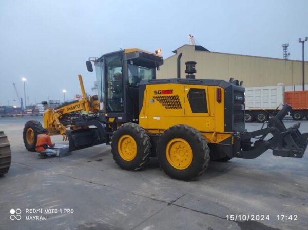 Shantui Motor Grader SG15-B6 - Gambar 2